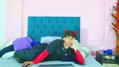 alexHCandy05 live cam on Cam4