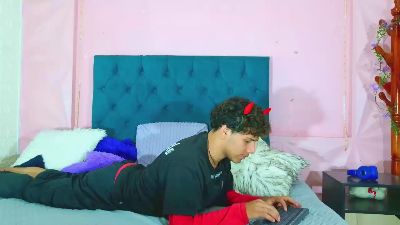 alexHCandy05 live cam on Cam4