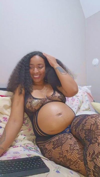 alexa_hil live cam on Cam4