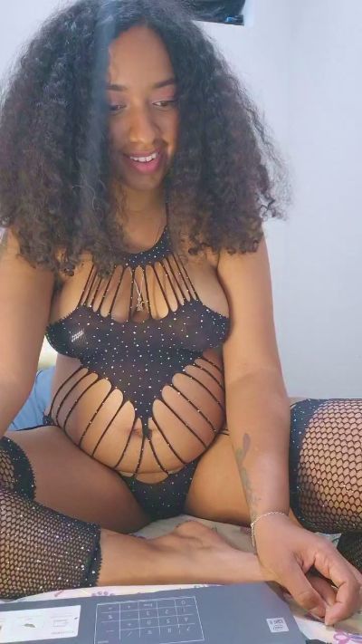 alexa_hil live cam on Cam4