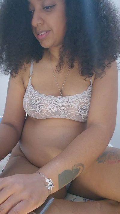 alexa_hil live cam on Cam4