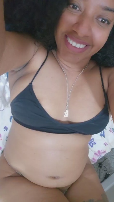 alexa_hil live cam on Cam4