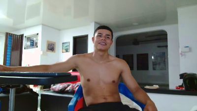 alexander_cr1 live cam on Cam4