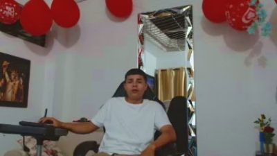 alexander_cr1 live cam on Cam4