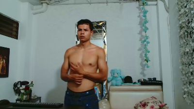 alexander_cr1 live cam on Cam4
