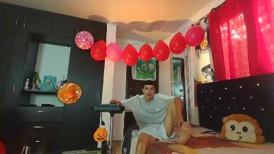 alexander_cr1 live cam on Cam4