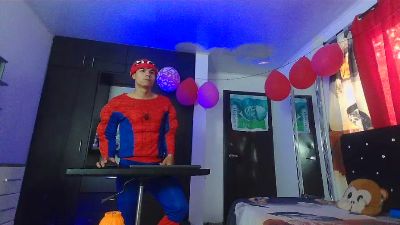 alexander_cr1 live cam on Cam4