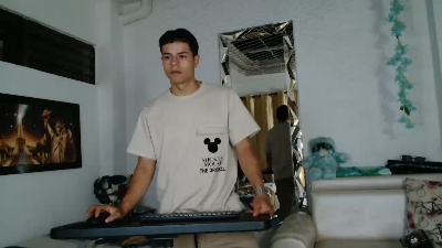 alexander_cr1 live cam on Cam4