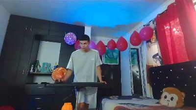 alexander_cr1 live cam on Cam4