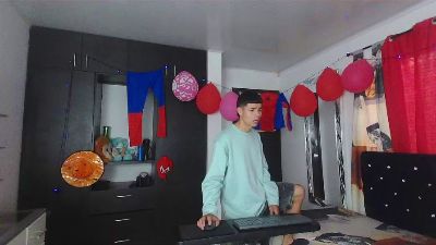 alexander_cr1 live cam on Cam4