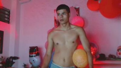 alexander_cr1 live cam on Cam4