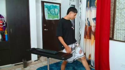 alexander_cr1 live cam on Cam4