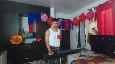 alexander_cr1 live cam on Cam4