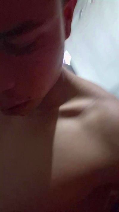 alexander_cr1 live cam on Cam4