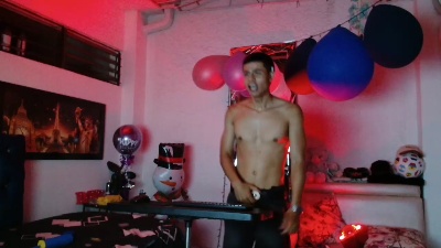 alexander_cr1 live cam on Cam4