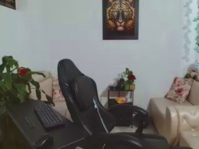 alexander_cr1 live cam on Cam4