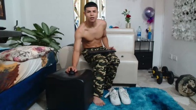 alexander_cr1 live cam on Cam4