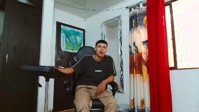 alexander_cr1 live cam on Cam4