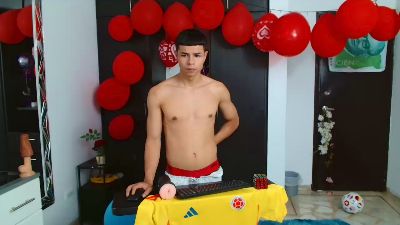 alexander_cr1 live cam on Cam4