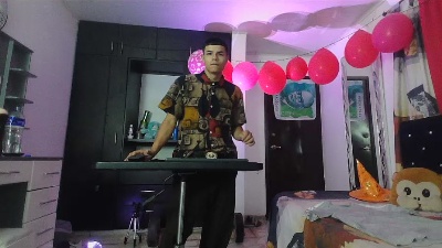 alexander_cr1 live cam on Cam4