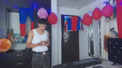 alexander_cr1 live cam on Cam4