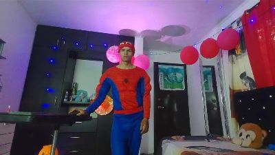 alexander_cr1 live cam on Cam4