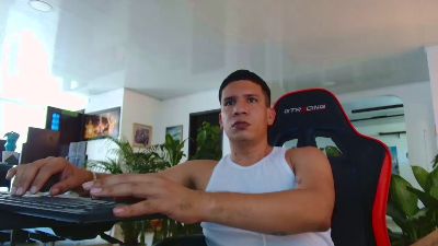 alexander_cr1 live cam on Cam4