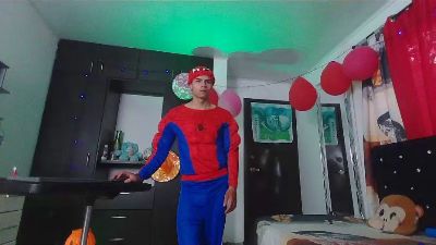 alexander_cr1 live cam on Cam4