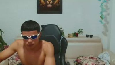alexander_cr1 live cam on Cam4