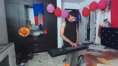 alexander_cr1 live cam on Cam4