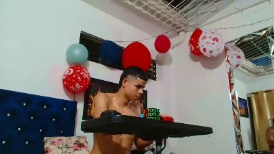 alexander_cr1 live cam on Cam4