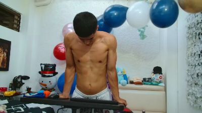 alexander_cr1 live cam on Cam4