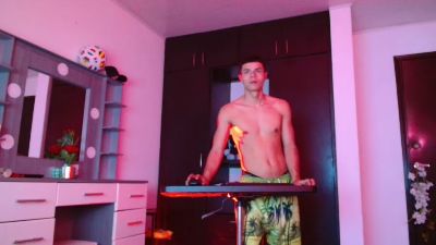 alexander_cr1 live cam on Cam4