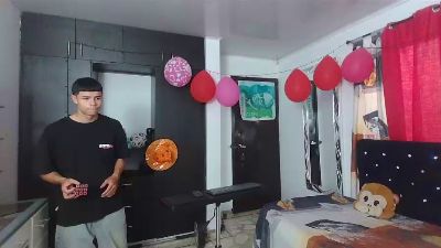 alexander_cr1 live cam on Cam4