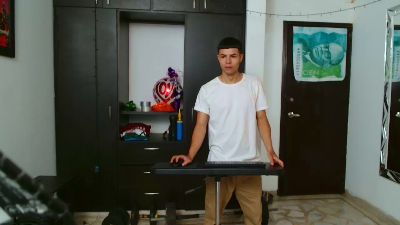 alexander_cr1 live cam on Cam4
