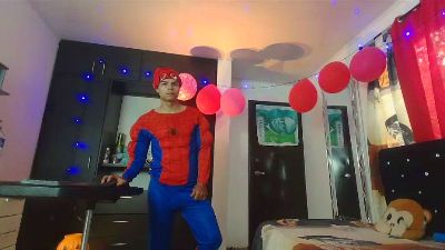 alexander_cr1 live cam on Cam4