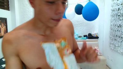 alexander_cr1 live cam on Cam4