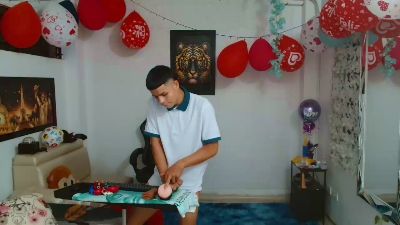 alexander_cr1 live cam on Cam4