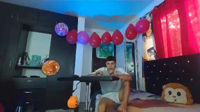 alexander_cr1 live cam on Cam4