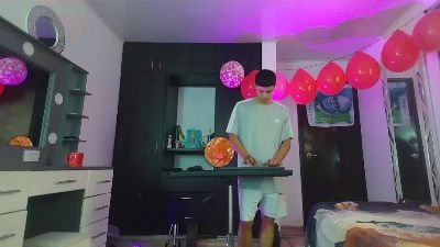 alexander_cr1 live cam on Cam4