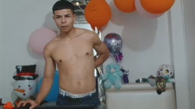 alexander_cr1 live cam on Cam4