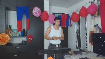 alexander_cr1 live cam on Cam4