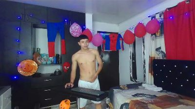 alexander_cr1 live cam on Cam4