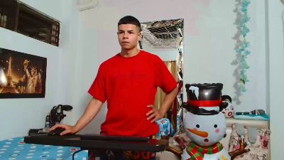 alexander_cr1 live cam on Cam4