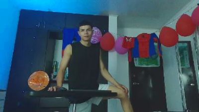 alexander_cr1 live cam on Cam4