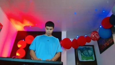 alexander_cr1 live cam on Cam4