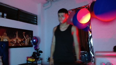 alexander_cr1 live cam on Cam4