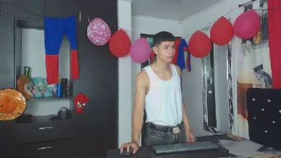 alexander_cr1 live cam on Cam4