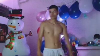 alexander_cr1 live cam on Cam4