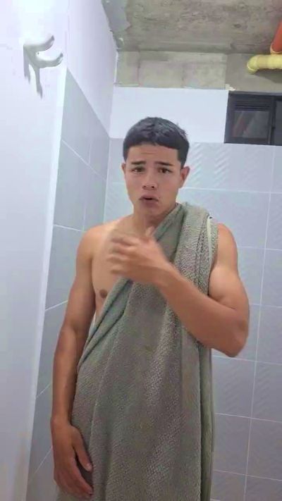 alexander_cr1 live cam on Cam4